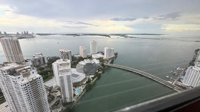 Foto del edificio - 495 Brickell Ave