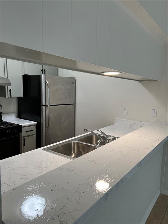 Foto del edificio - 3431 N Hills Dr