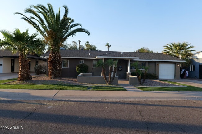 Building Photo - 7520 E Coolidge St