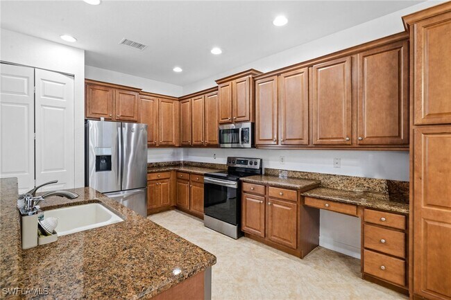 Building Photo - 10391 Carolina Willow Dr