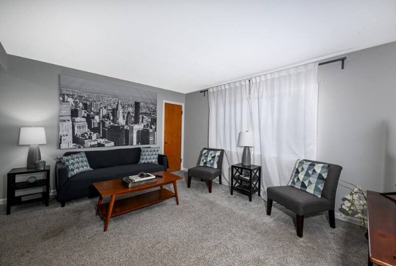 Foto principal - 496 N Firestone Blvd