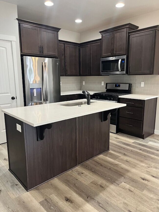 Foto del edificio - 3 Bedroom 2.5 Bath Newberg OR