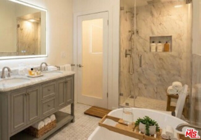 Foto del edificio - 1000 S Sherbourne Dr