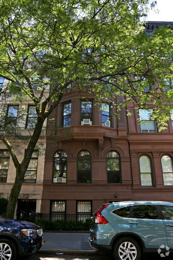 Edificio - 122 W 75th St