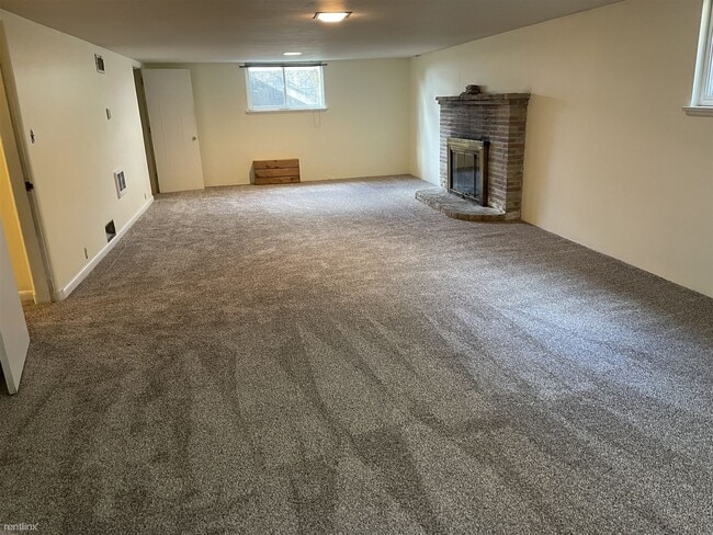 Building Photo - 1 br, 1 bath House - 600 East Smith Street...