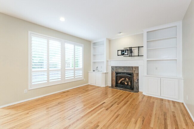 Building Photo - 28501 SW Meadows Loop, Wilsonville, OR, 97070