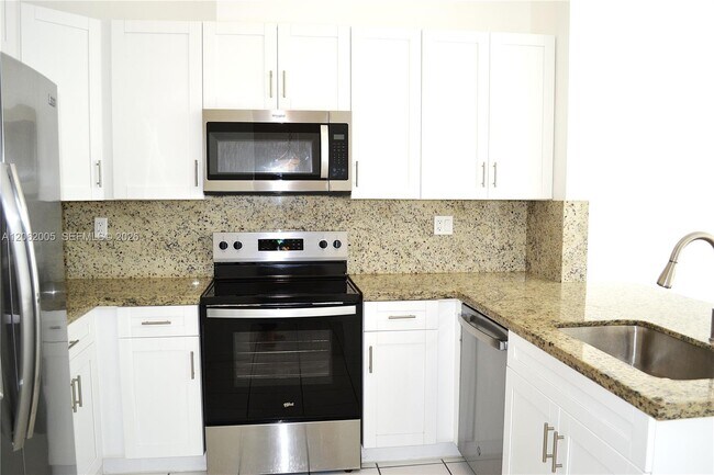 Building Photo - 8328 SW 163rd Ave