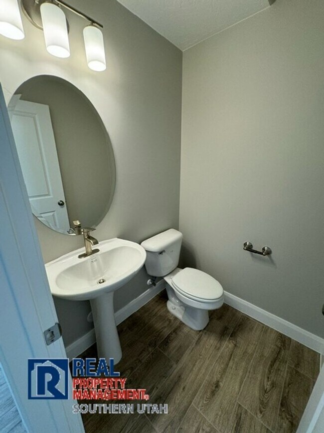 Foto del edificio - Brand New - River Trail Townhome
