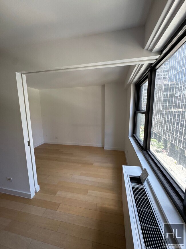 Building Photo - East 39th Street