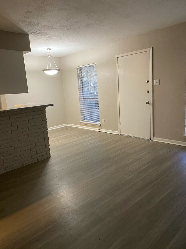 Dining Area - 7500 Highcrest Dr