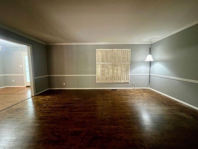Foto del edificio - 1685 Lochcrest Dr