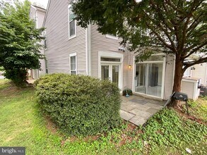 Building Photo - 9401 Royal Bonnet Terrace