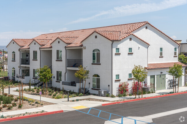 Building Photo - The Charlie Perris