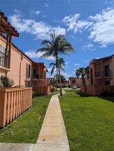 Building Photo - 7160 Fairway Dr