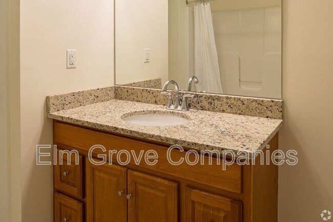 Building Photo - 64 Monroe Dr