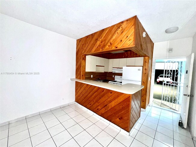 Building Photo - 4370 NW 11th St