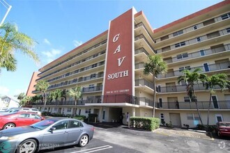 Building Photo - 2350 NE 14th Street Causeway