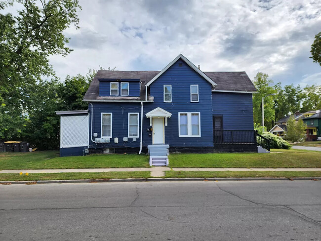 Building Photo - 3001 Hanna St
