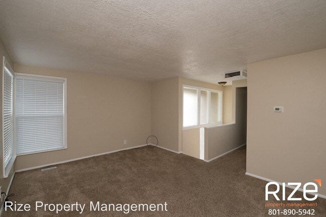Building Photo - 5 br, 2 bath House - 4250 Whipoorwhil