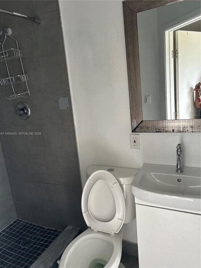 Foto del edificio - 2300 NW 94th St