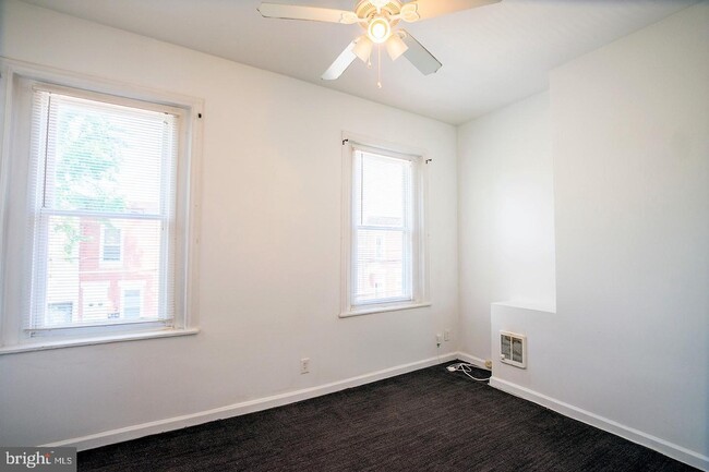 Building Photo - 2216 Reed St
