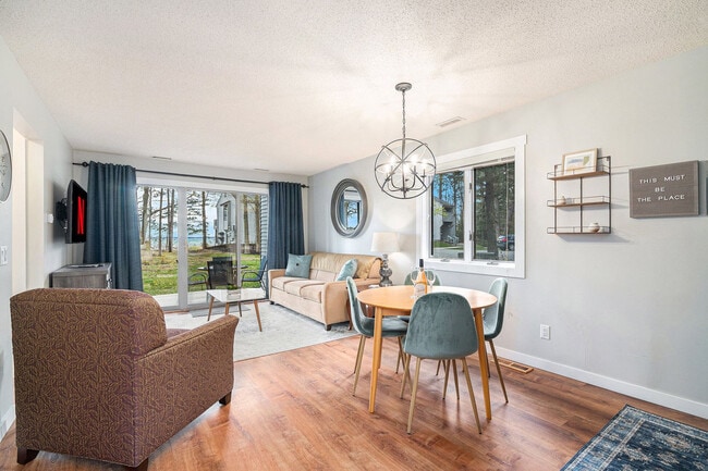 Building Photo - 5660 Creeks Crossing N