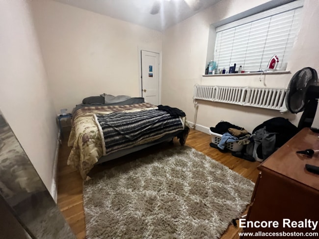 Foto del edificio - 1555 Beacon St