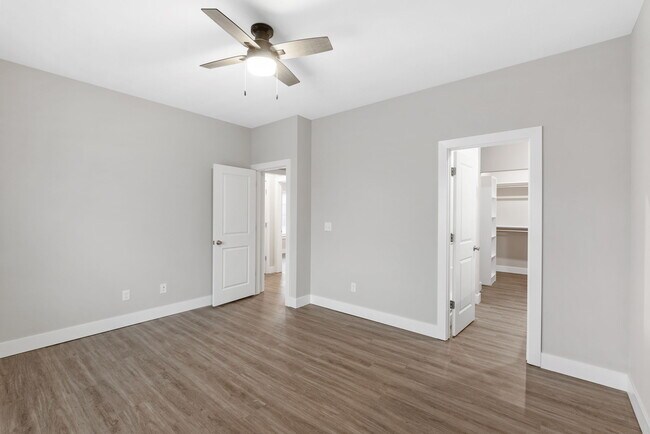 Foto del edificio - 5120 N Cypress St