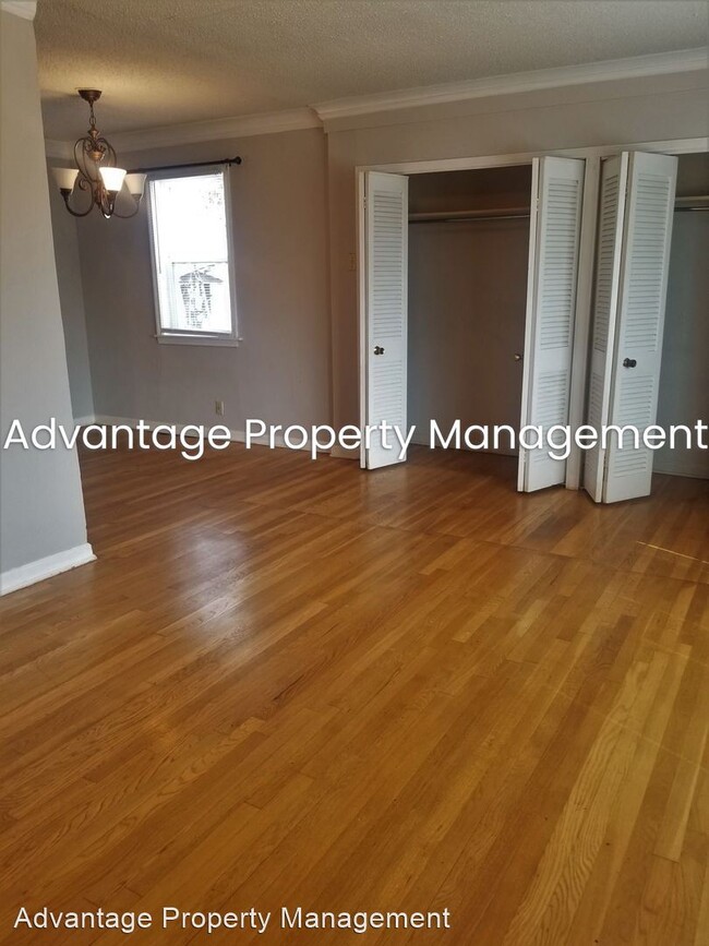 Building Photo - 3 br, 1 bath House - 342 W Waldorf Ave.
