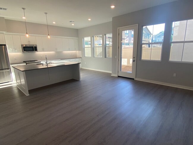 Foto del edificio - Brand New Home