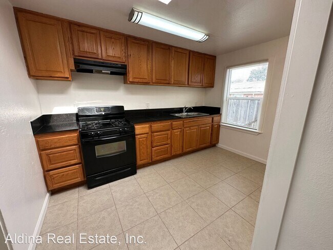 Building Photo - 2 br, 1 bath House - 2734 Freedom Blvd.