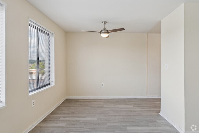 1BR, 1BA - 632SF - Dining Room - Park Tanglewood