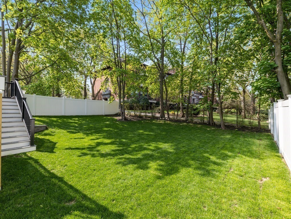 Primary Photo - 171 Phipps St