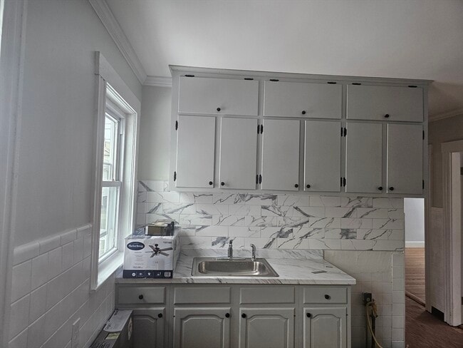 Building Photo - 25 Clark St