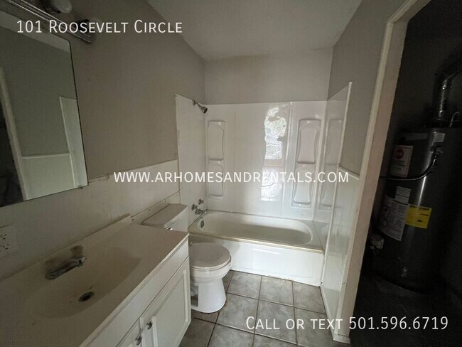 Foto del edificio - 101 Roosevelt Cir
