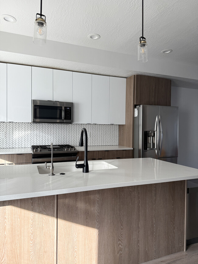 Foto del edificio - 620 N Orchard Dr