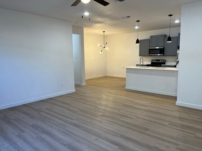 Foto del edificio - 5702 Kemper St