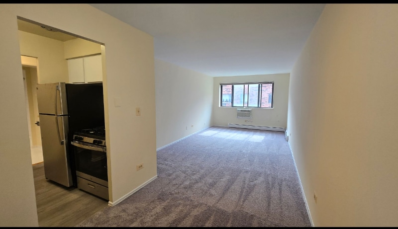 Photo - 525 W Deming Pl (Chicago, IL)