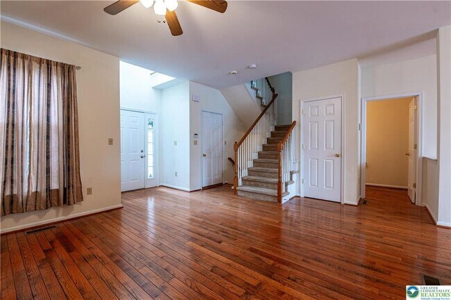 Foto del edificio - 5811 Fresh Meadow Dr