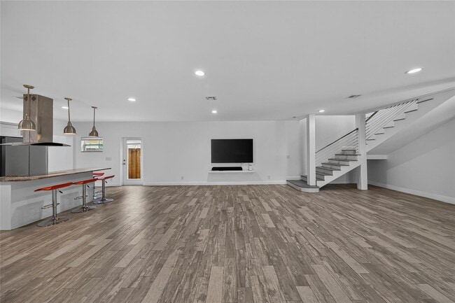 Building Photo - 2012 NW 12th Ave