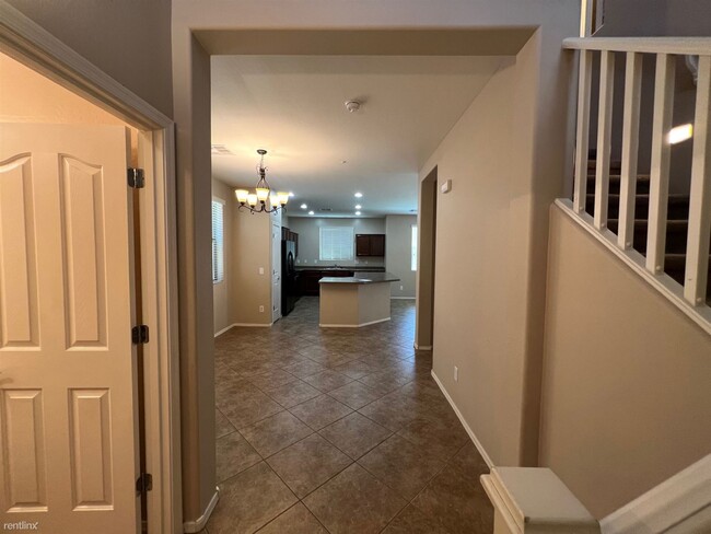 Foto del edificio - 3 br, 2.5 bath House - 3239 East Virgil Drive