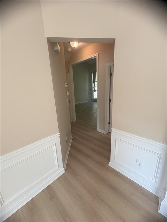 Building Photo - 405 Friars Head Dr NE