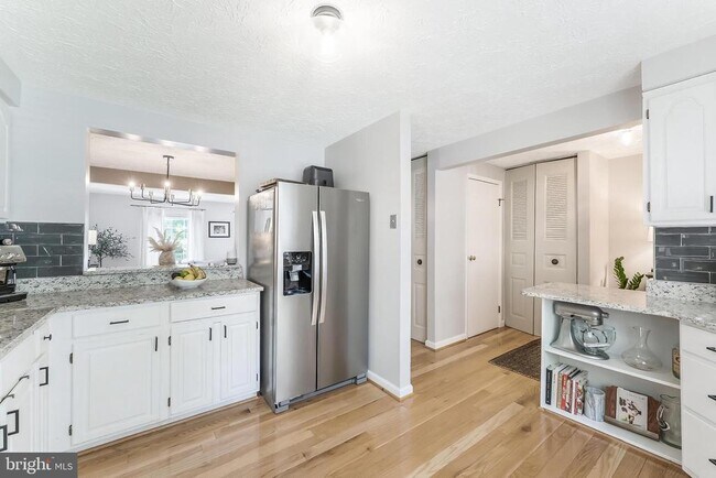 Building Photo - 2903 Bridgehampton Ct