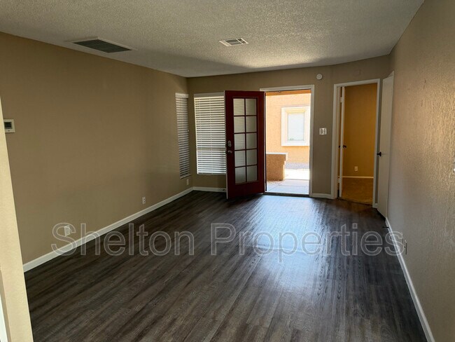Building Photo - 501 W Tonopah Dr
