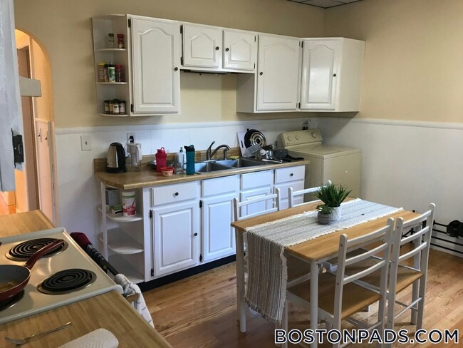 Foto del edificio - 27-29 Cameron Ave.