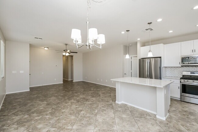 Building Photo - 21140 E Cherrywood Dr