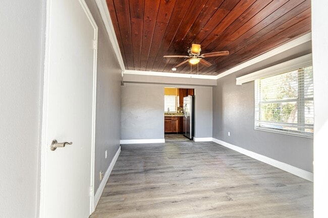 Photo - 112 W 34th St Apartment