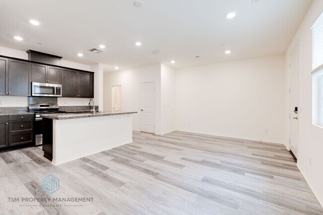 Foto del edificio - Beautifully 2019-Built 3 Beds 2.5 Baths 1,468 Sqft Home in Eastvale!