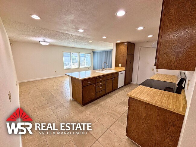 Foto del edificio - Sun City 55+ Community | 2 Bed, 2 Bath with Bonus Sunroom