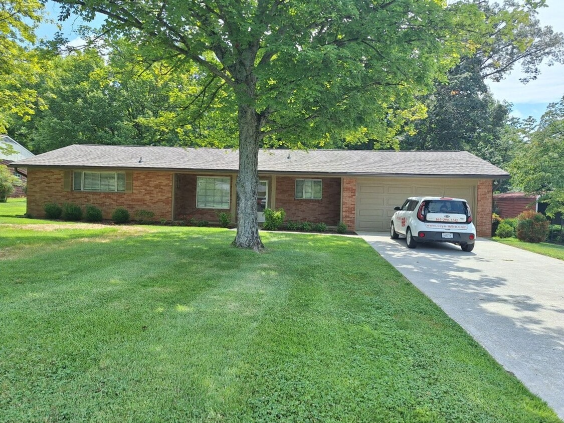 Photo - 6826 Dorchester Drive